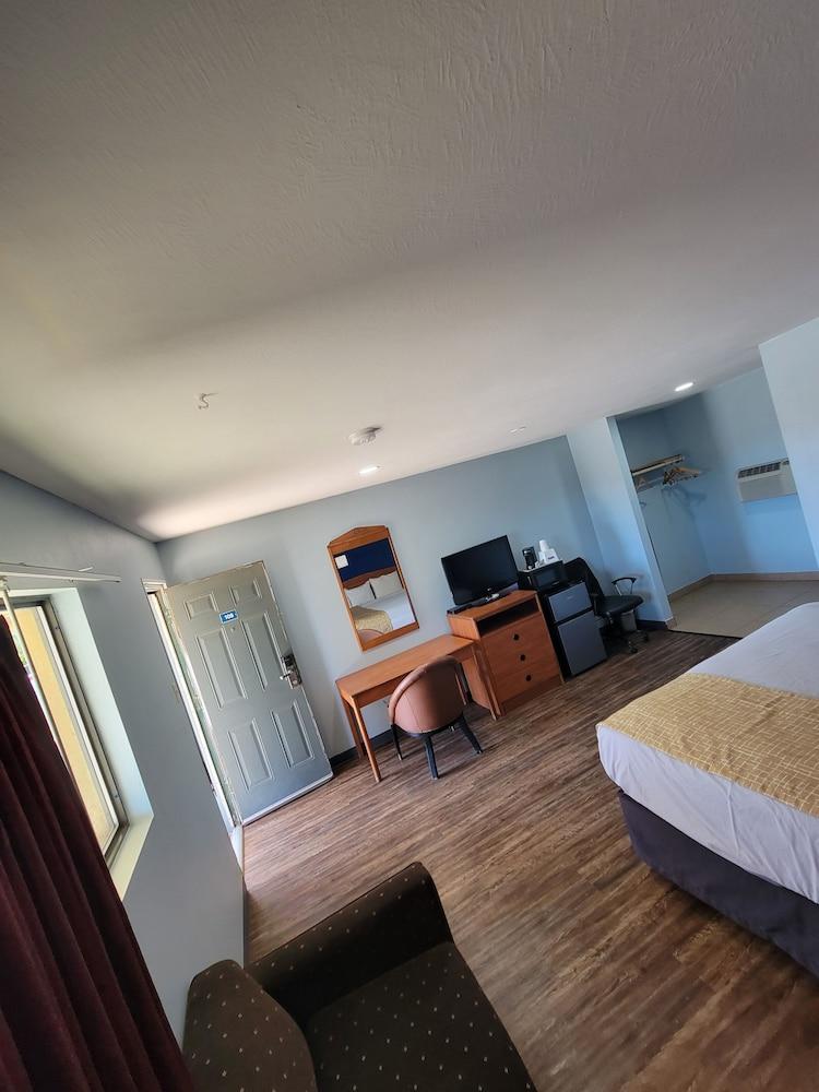 Travelodge by Wyndham Clovis photo 30