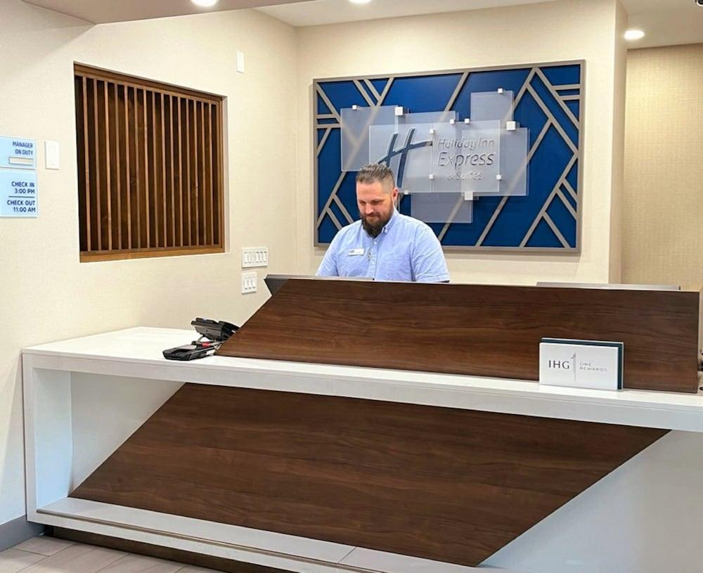 Holiday Inn Express & Suites Frazier Park by IHG photo 10