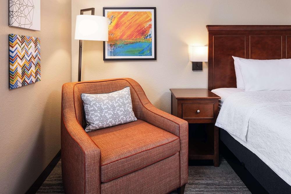 Hampton Inn Minneapolis NW Maple Grove photo 12