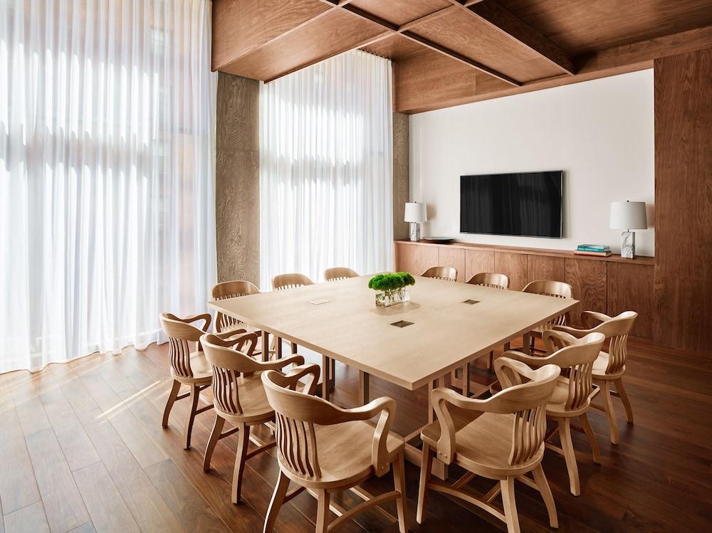 PUBLIC, an Ian Schrager hotel photo 48