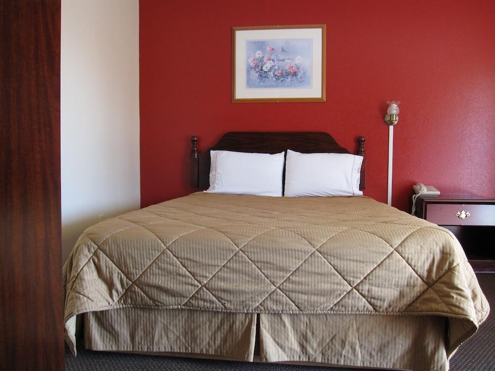 Palace Inn photo 8