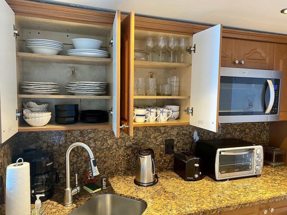 Direct ocean front condo Miami Beach photo 7