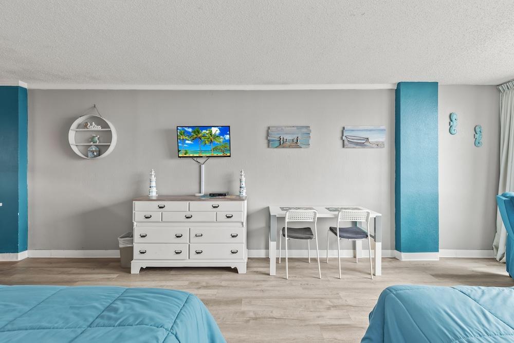 Oceanside Inn Studios by Brightwild photo 69