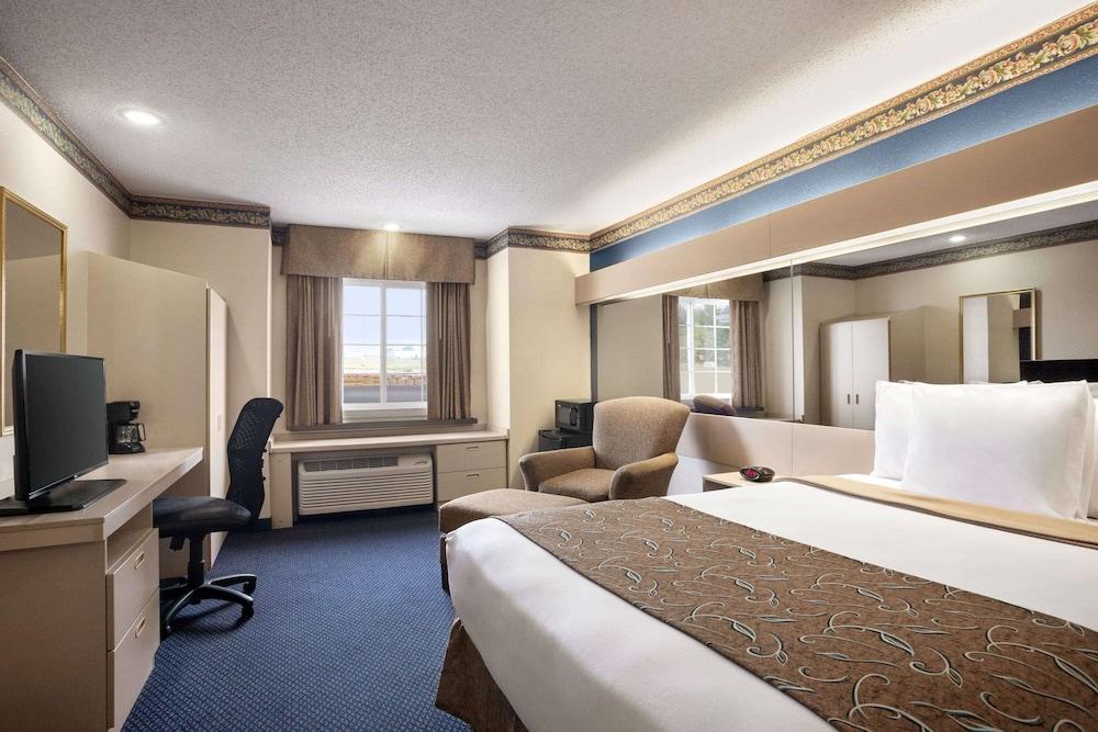 Travelodge by Wyndham Fort Scott photo 18