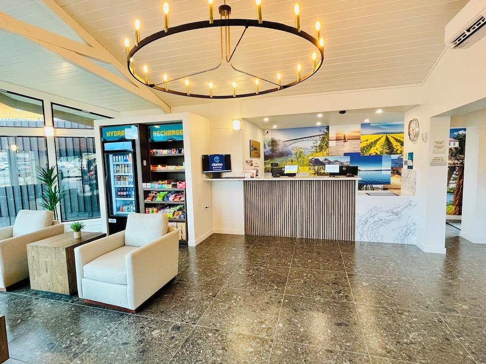 Clarion Pointe Mount Vernon - Burlington photo 22