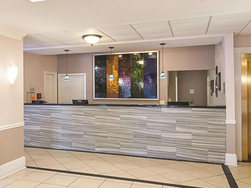 La Quinta Inn & Suites by Wyndham Slidell - North Shore Area photo 4