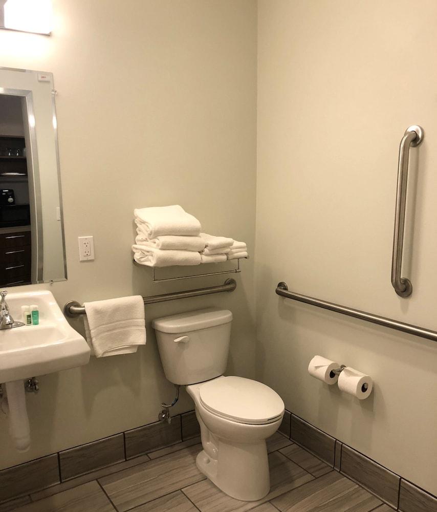 Kodiak Compass Suites photo 16