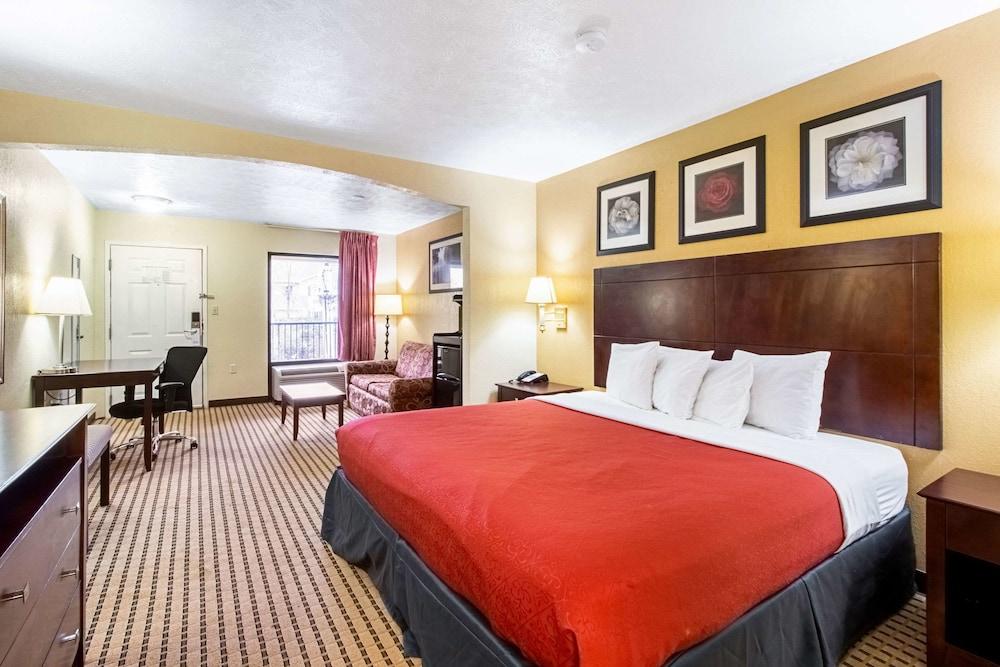 Quality Inn & Suites Dickson photo 13
