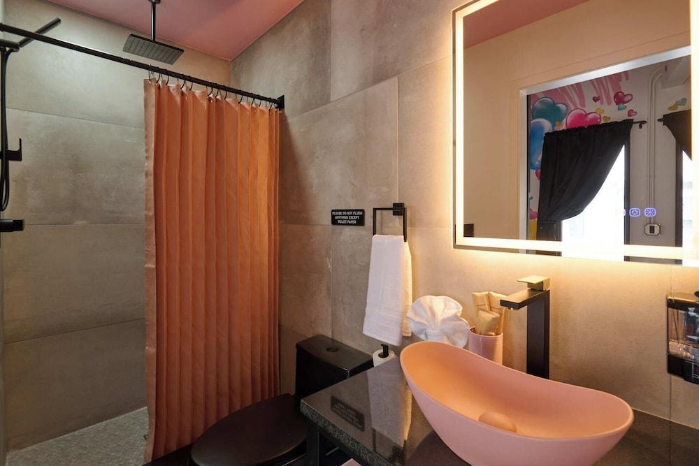 BIG LITTLE HOTEL photo 2