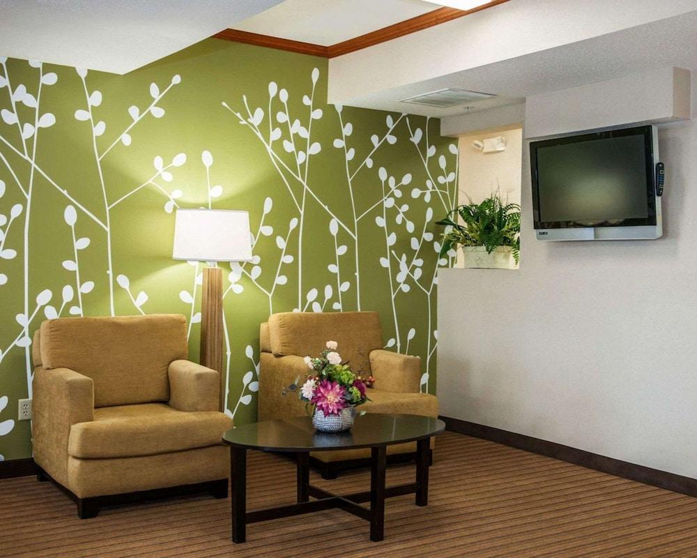 Sleep Inn South Bend Airport photo 7