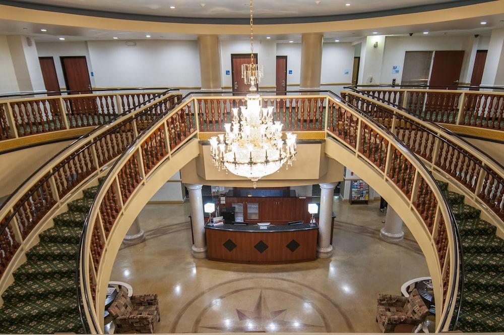 Holiday Inn Express and Suites Bakersfield Central by IHG photo 44