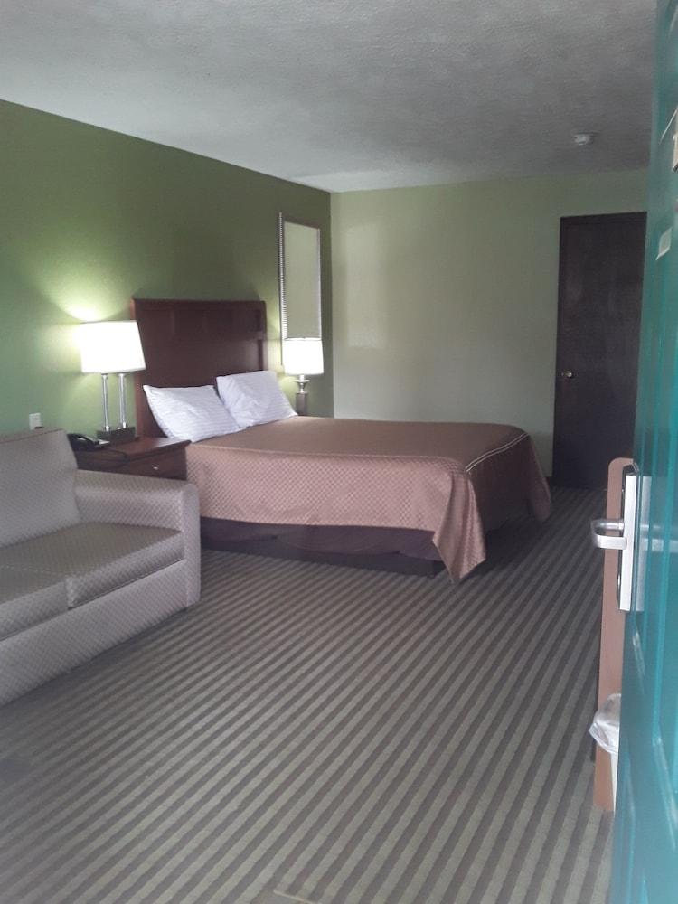 Americana Inn photo 8