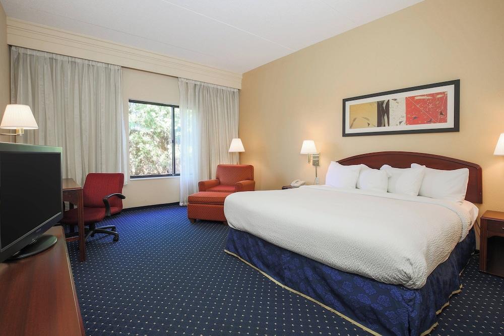 Courtyard Flint by Marriott photo 24
