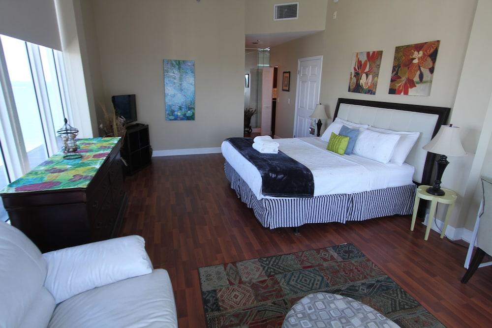 Soleil Apartments at Castle Beach Club photo 20