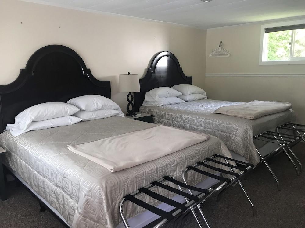 Gallagher's Travels Bar Harbor Motel & Cabins photo 36