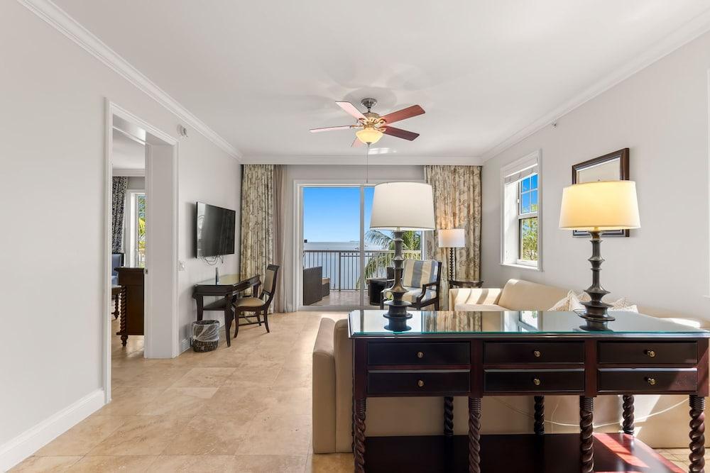Ocean Front 2BR Residence photo 9