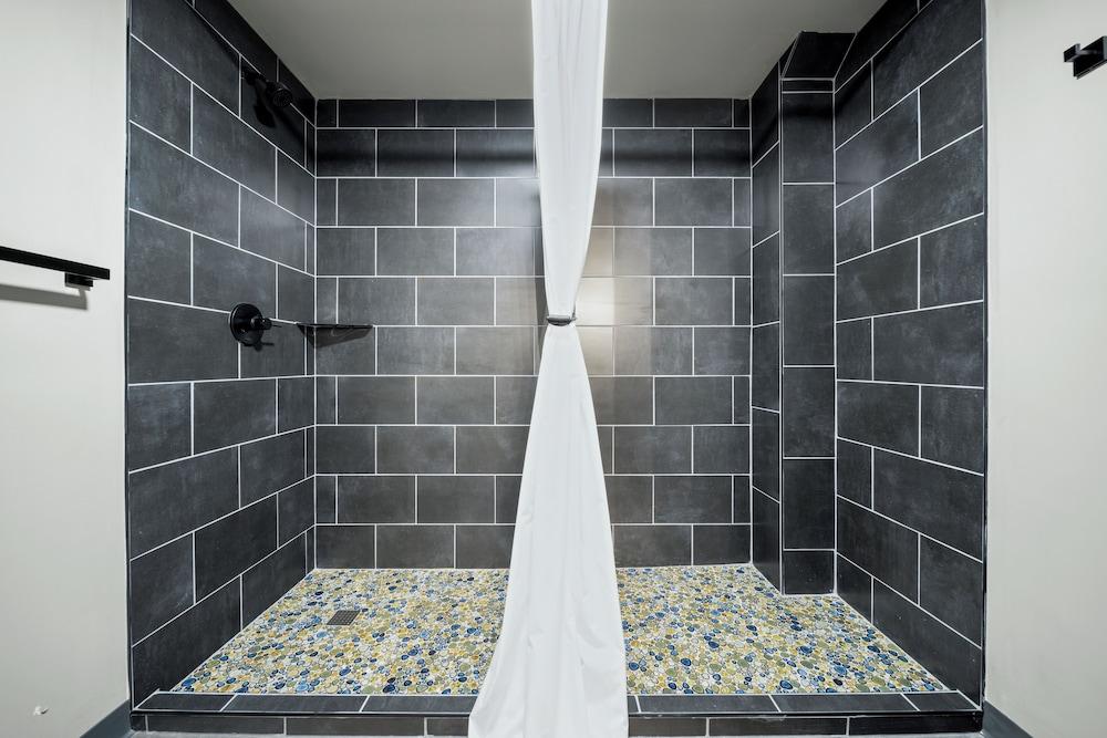 The Suites at Prairie Falls & Event Center photo 39