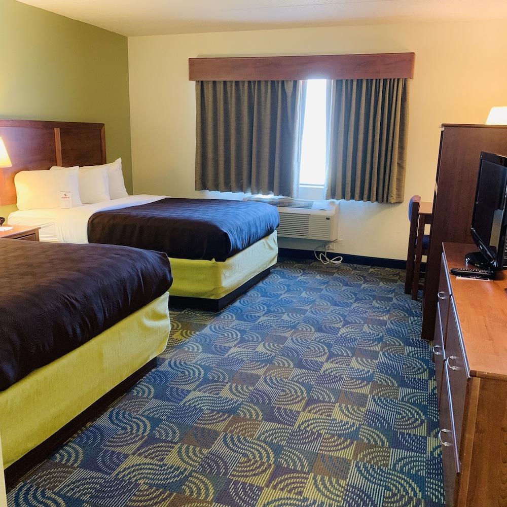 AmericInn by Wyndham Kewanee photo 71