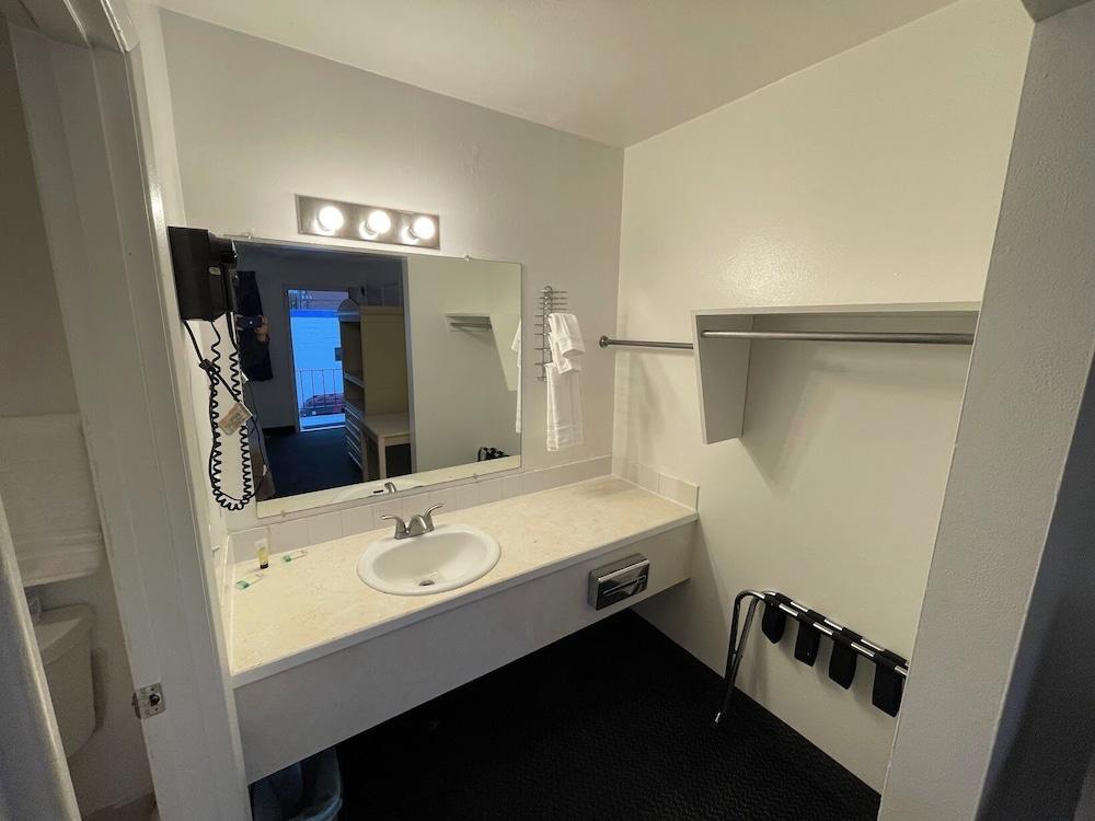 Canyon Inn photo 6