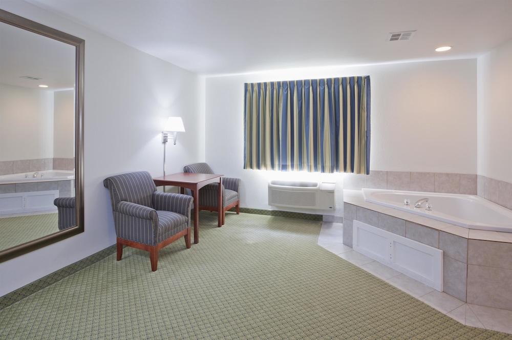 GrandStay Hotel & Suites Becker Big Lake photo 5