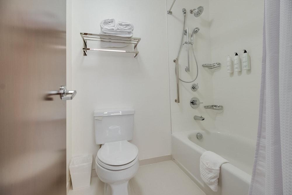 SpringHill Suites by Marriott Dallas NW Hwy/I35E photo 24