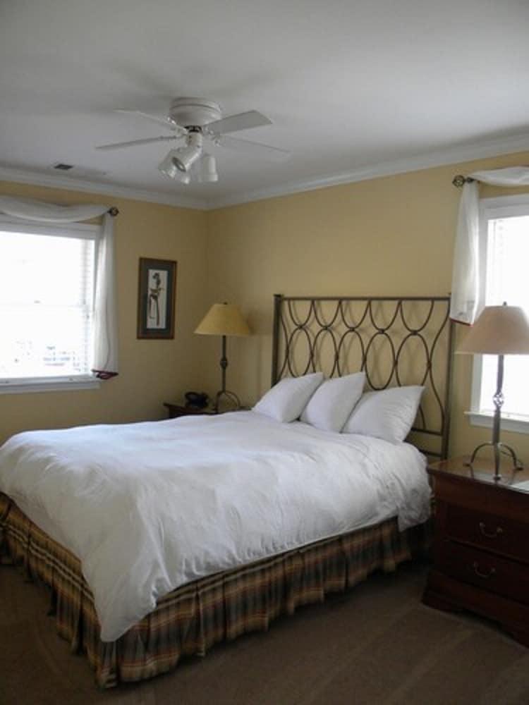 The Smith House photo 20