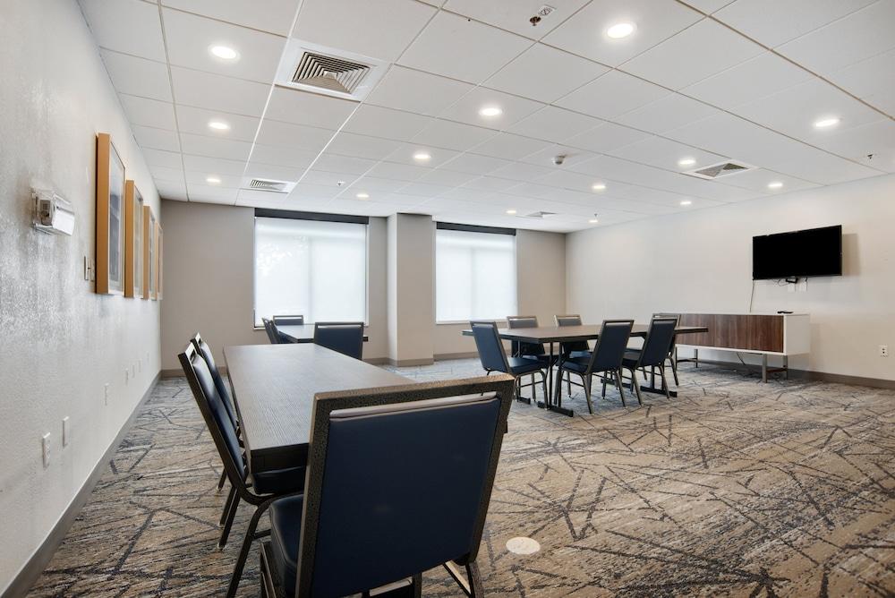 Holiday Inn Express Mobile I-65 by IHG photo 53