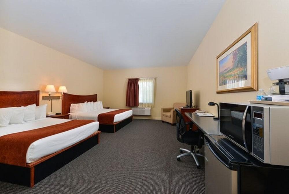 Blue Spruce Inn photo 32