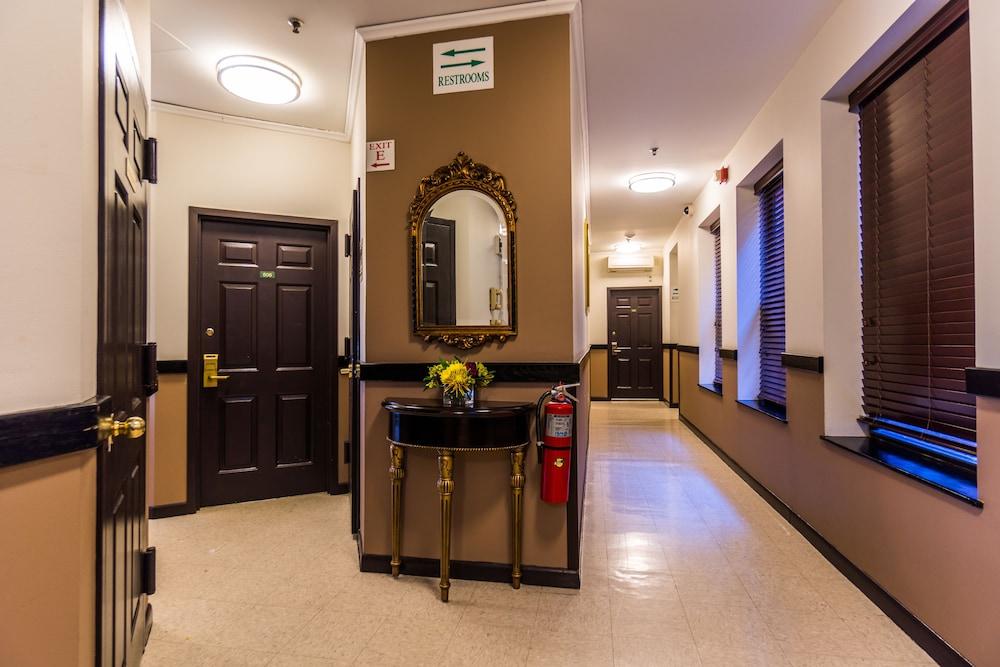 Americana Inn photo 19
