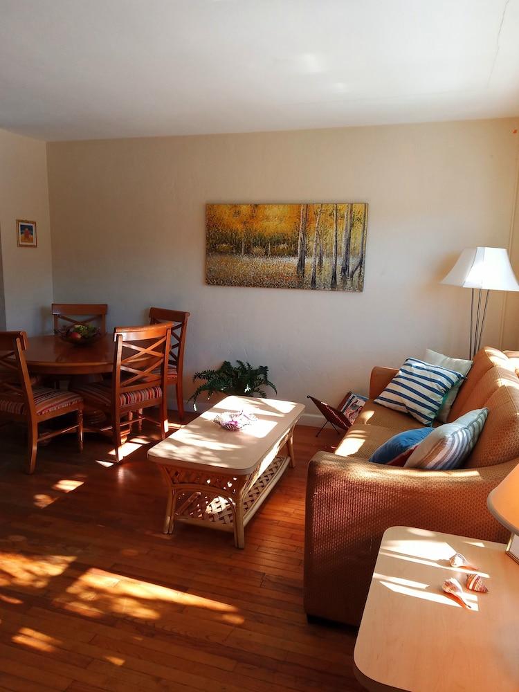 Swashbuckler Motel photo 42