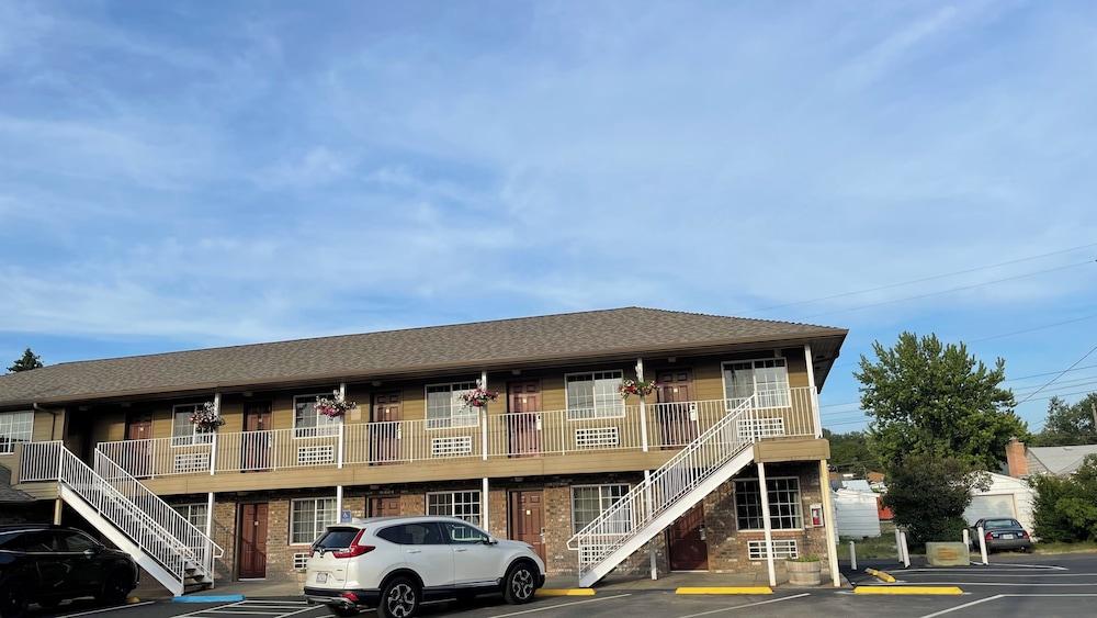 Morgan Inn And Suites photo 80