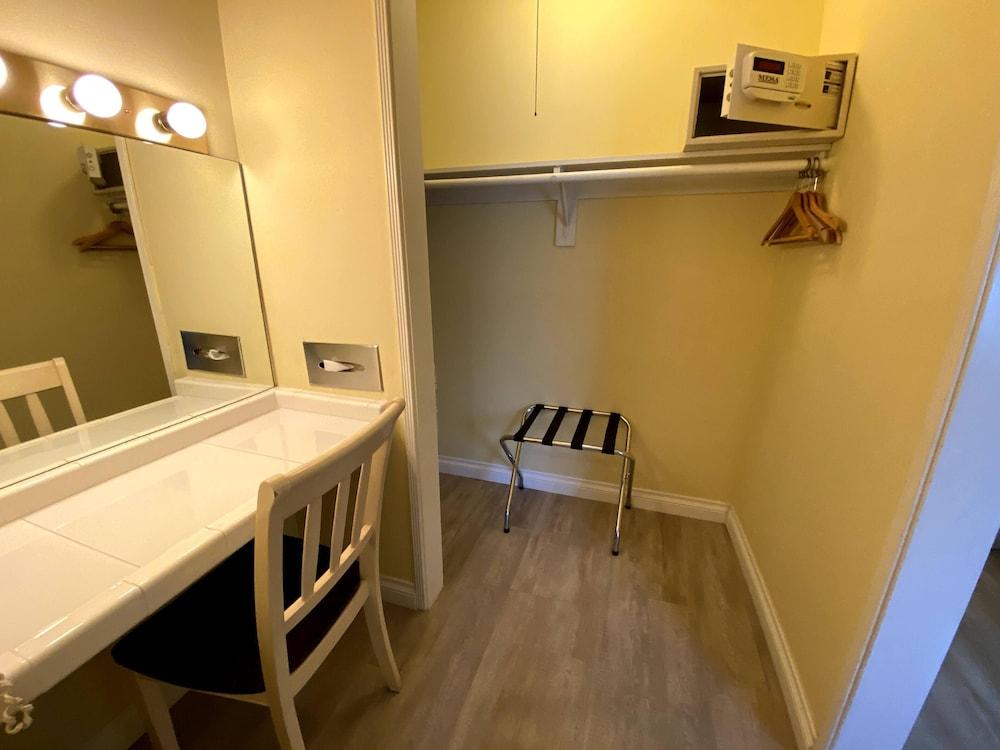 Hollywood Celebrity Hotel photo 23