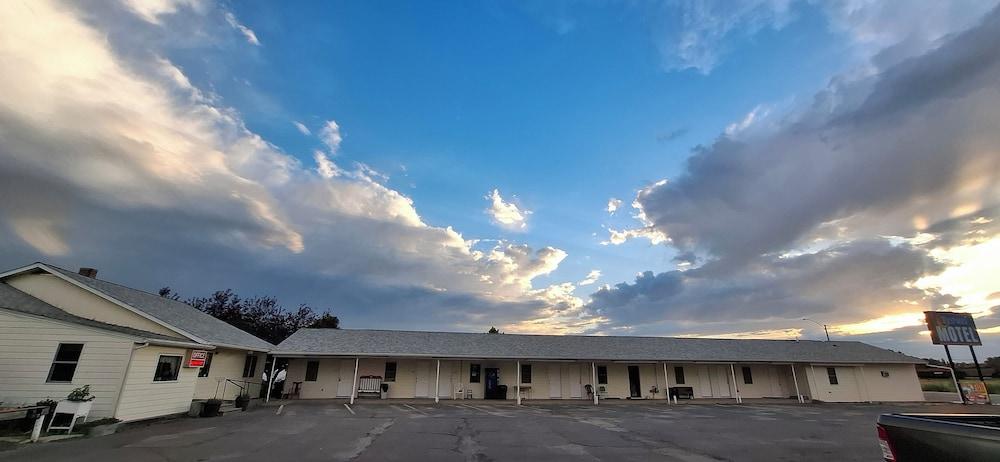 Restwel Motel photo 38