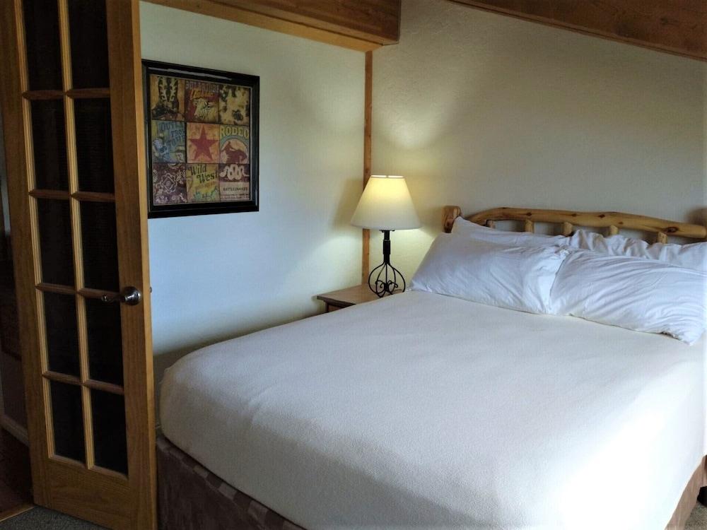 The Boulder Creek Lodge photo 11