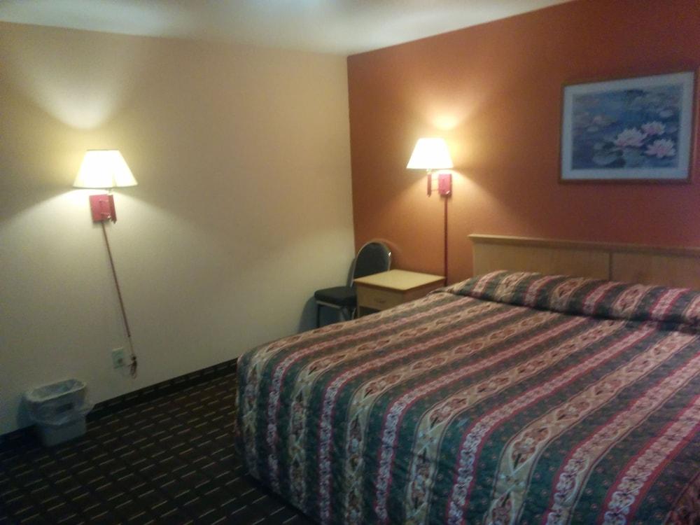 Budget Host Motel Gainesville photo 2