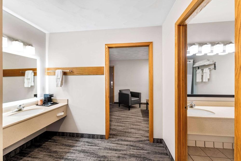Quality Inn & Suites Munising photo 21
