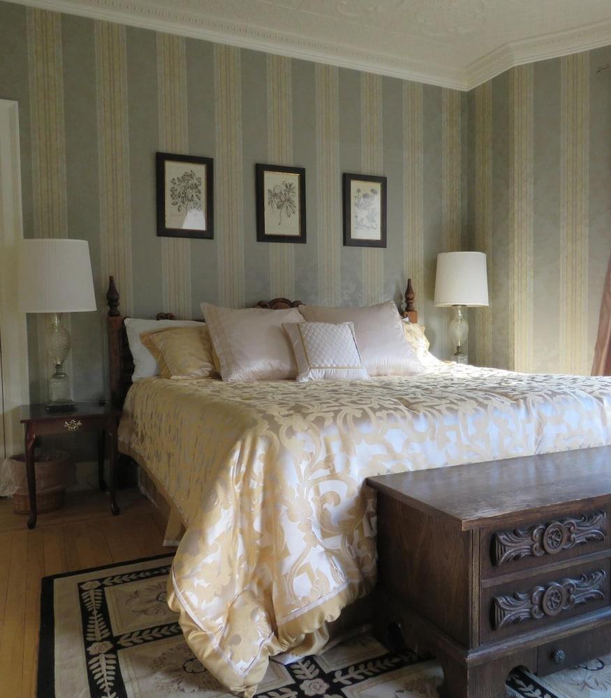 Hillholm Estate photo 2