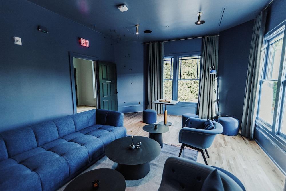 Stonebreaker Hotel photo 21