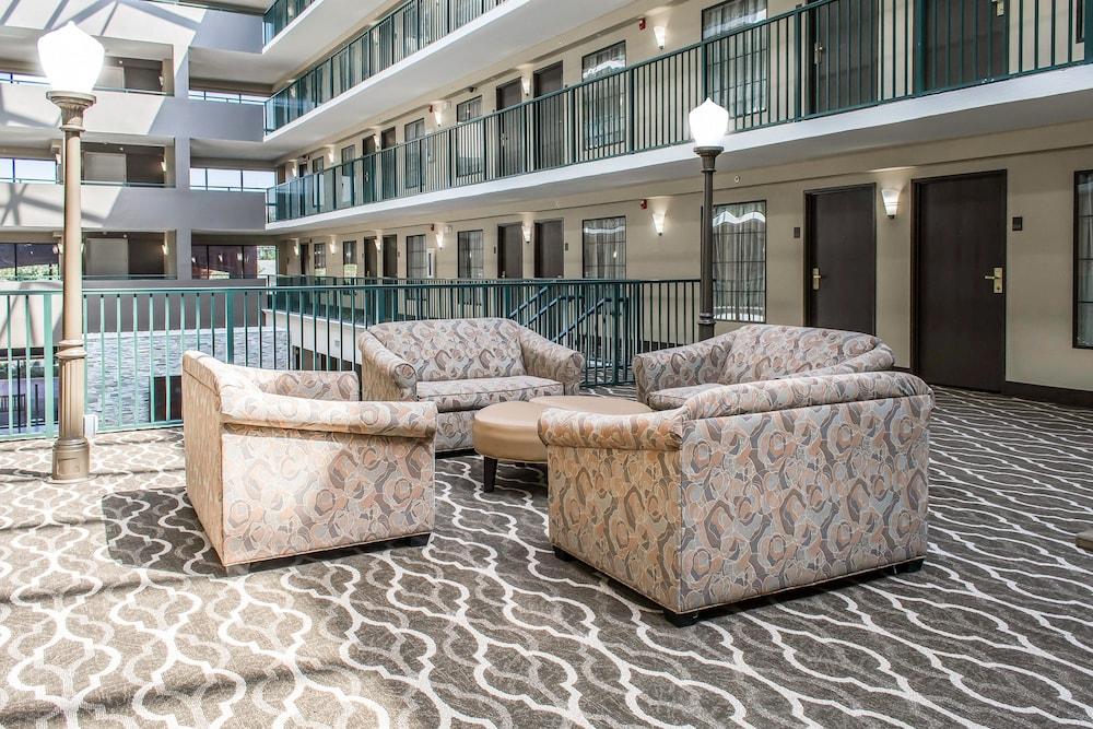 Comfort Suites Near Potomac Mills photo 27