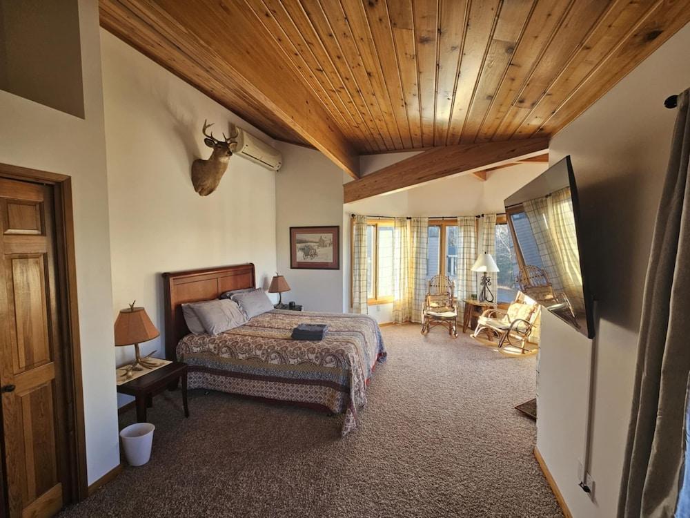 Bear Mountain Lodge photo 11