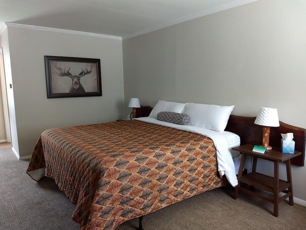 The Lodge at West River photo 73