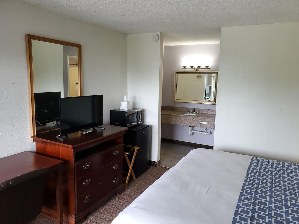 Econo Inn photo 25