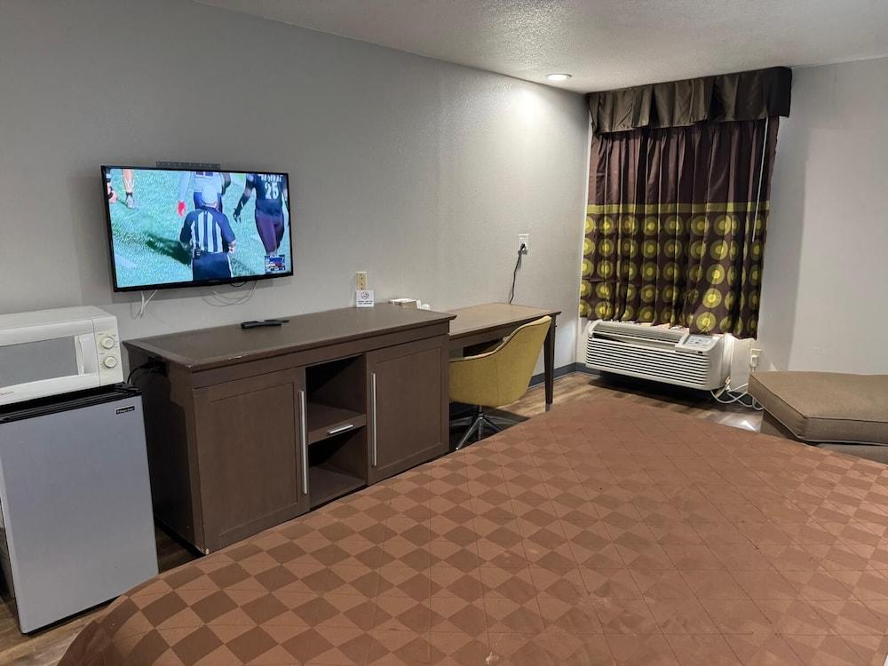 Executive Inn and Suites Baker photo 14