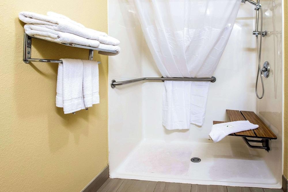Quality Inn & Suites Brandenburg - Fort Knox photo 6