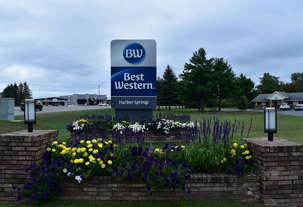 Best Western of Harbor Springs photo 40