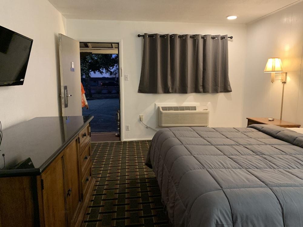Ratons Peak Inn photo 2