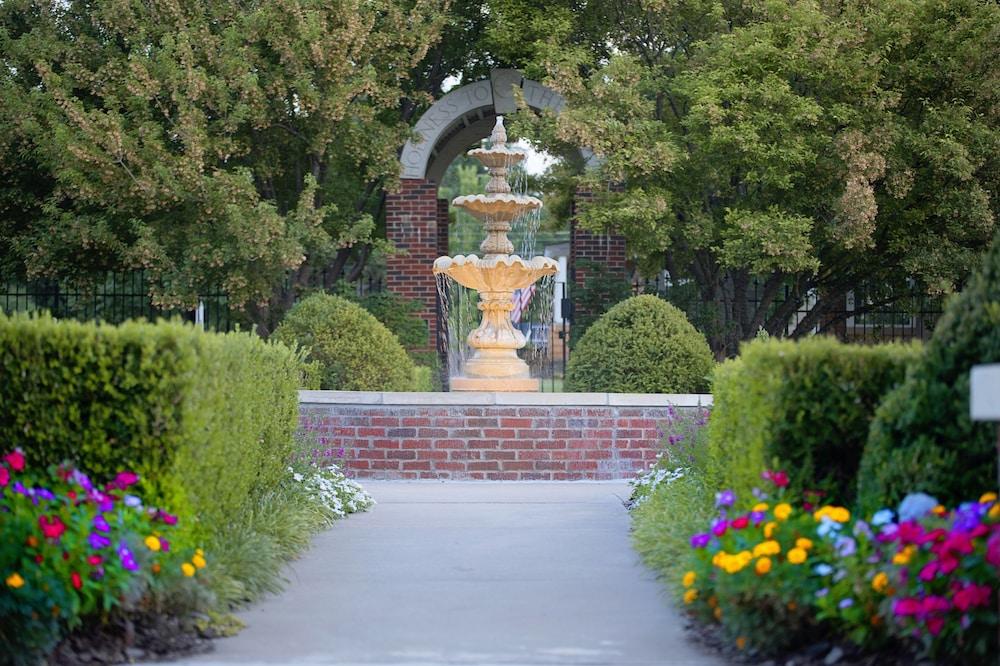 Dominion Gardens and Hotel photo 18