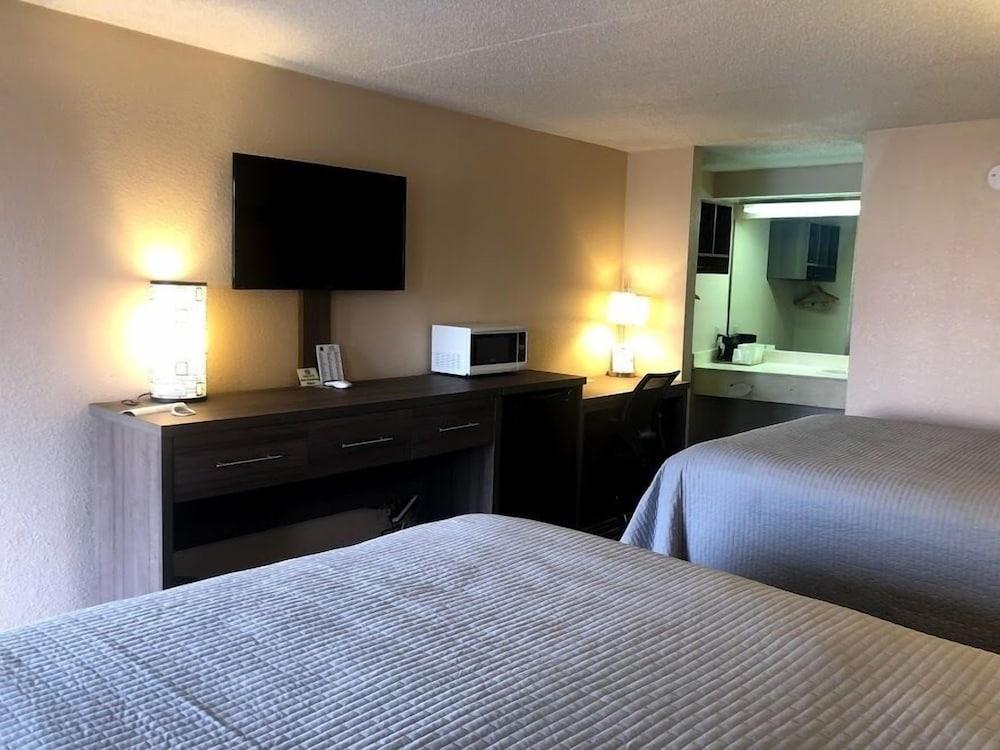 Legacy Inn Sumner photo 37