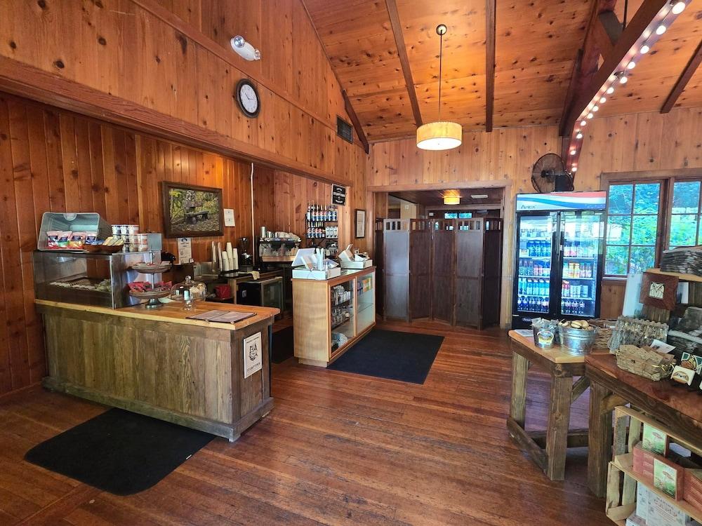 Smith Creek Village photo 32