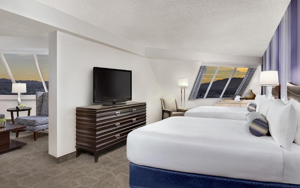 Luxor Hotel and Casino photo 13